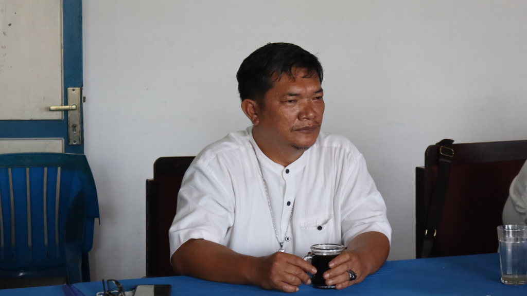 Pdt. Tahan Master Simaremare, M.Th (LM) sebagai Kepala Deprtemen Marturia HKI saat memberikan kesan dan pesan satu tahun masa pelayanan  Ephorus dan Sekretaris Jenderal HKI