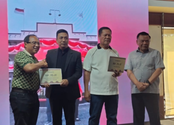 PERSEMBAHAN-GOLFERS-UNTUK-PANTI-ASUHAN-ZARFAT-HKI