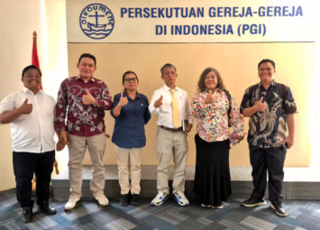 Pengurus Dana Pensiun HKI bersama Ketua Dana Pensiun PGI di Graha Oikoumene