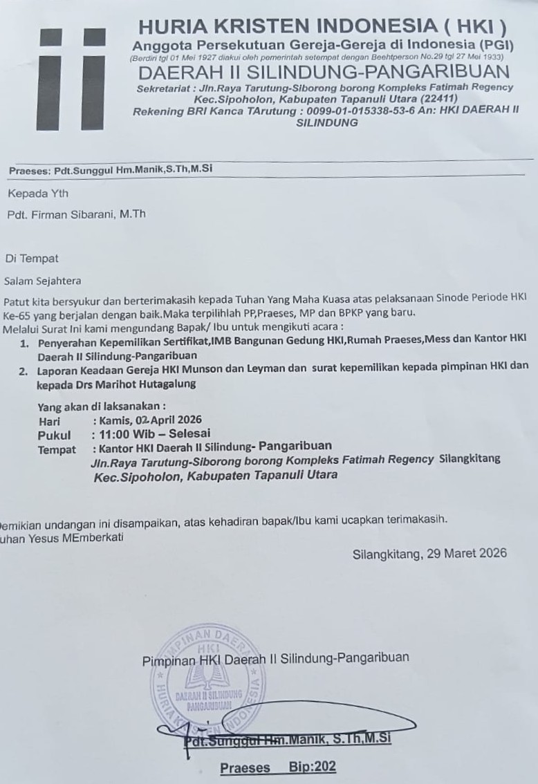 Hibah-Gedung-dan-Lahan-dari-Fatimah-Hutabarat-Diterima-Ephorus-dan-Sekjen-HKI-Bupati-Tapanuli-Utara-Turut-Hadir