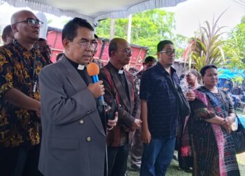 Pucuk-Pimpinan-HKI-Melayat-ke-Rumah-Duka-Op-Moses-Hutagalung-di-Indrapura